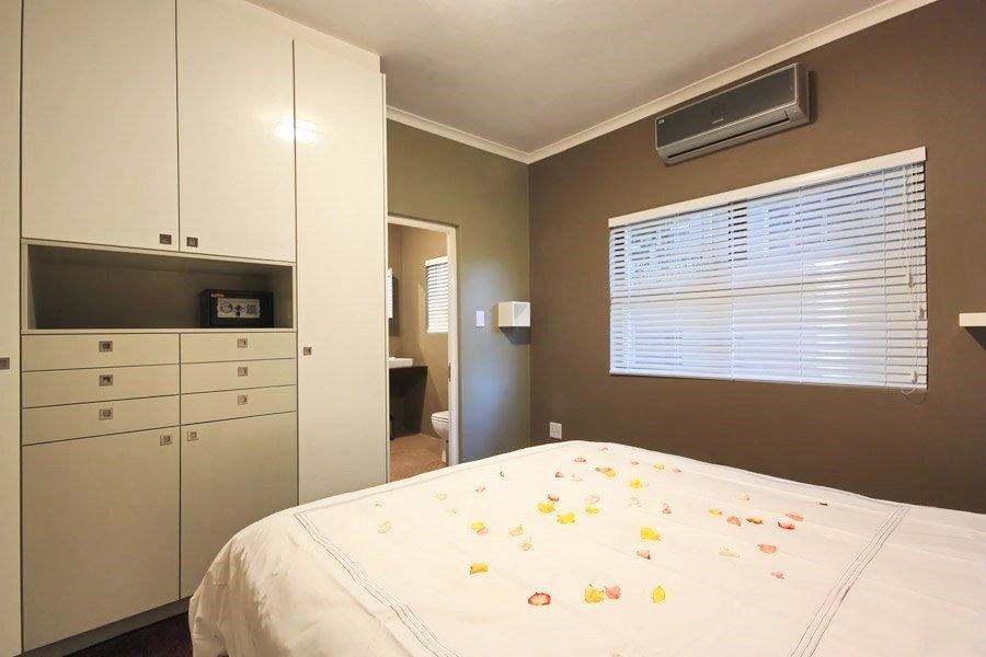 To Let 2 Bedroom Property for Rent in Vredehoek Western Cape